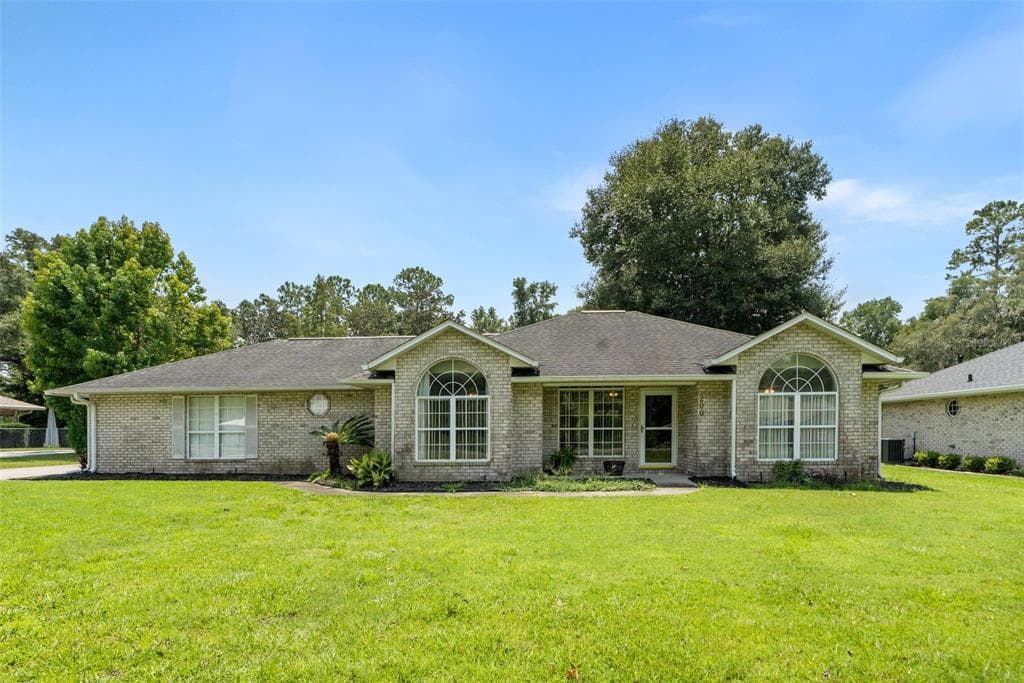 200 NW CHARLOTTE GLEN, LAKE CITY, FL 32055