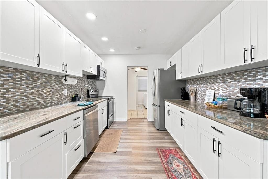 6350 60TH AVENUE N, ST PETERSBURG, FL 33709 — zdjęcie 4