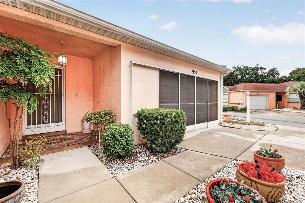 954 AVALON AVENUE, LADY LAKE, FL 32159 — zdjęcie 2