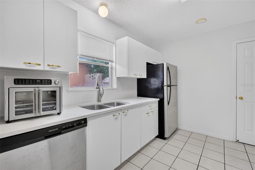 954 AVALON AVENUE, LADY LAKE, FL 32159 — zdjęcie 5