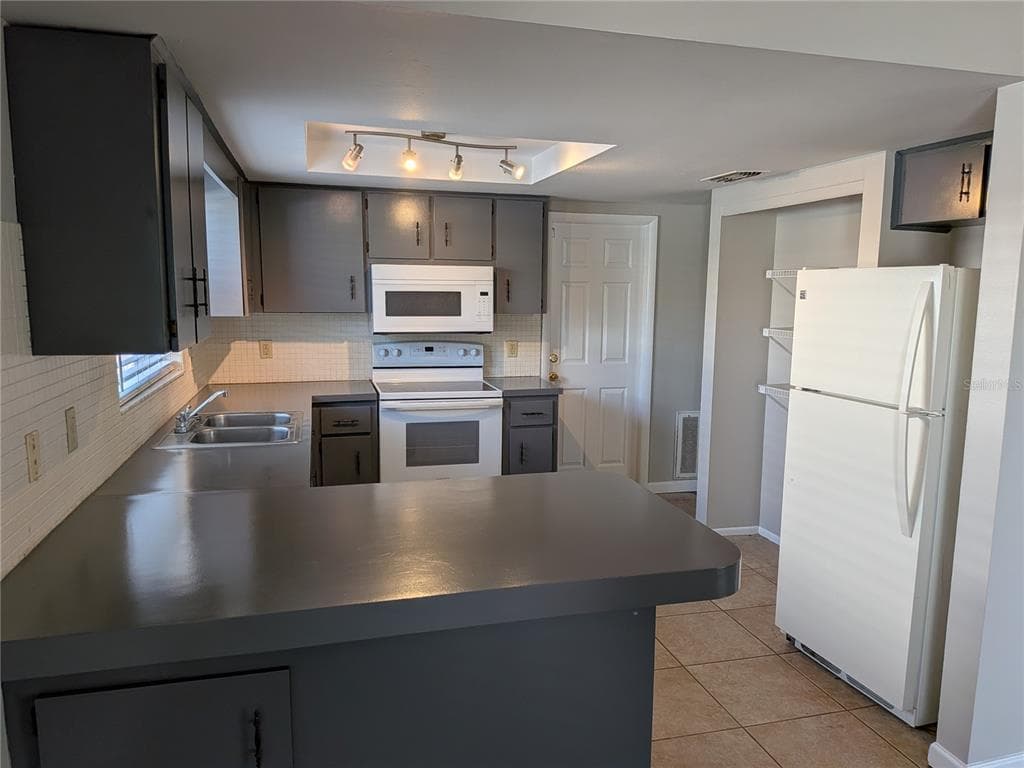 8206 DEDHAM DRIVE, PORT RICHEY, FL 34668 — zdjęcie 5