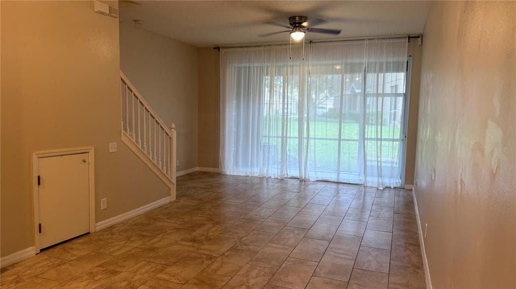 4135 BISMARCK PALM DRIVE, TAMPA, FL 33610 — zdjęcie 4