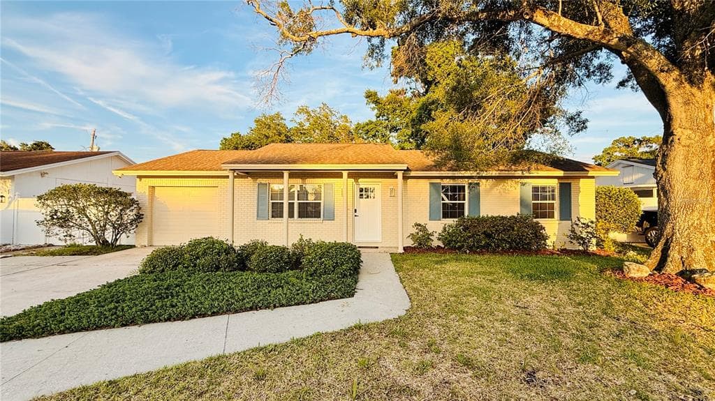 6409 ROSEWOOD DRIVE, TAMPA, FL 33615