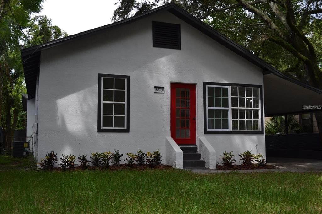 8210 N KLONDYKE STREET, TAMPA, FL 33604