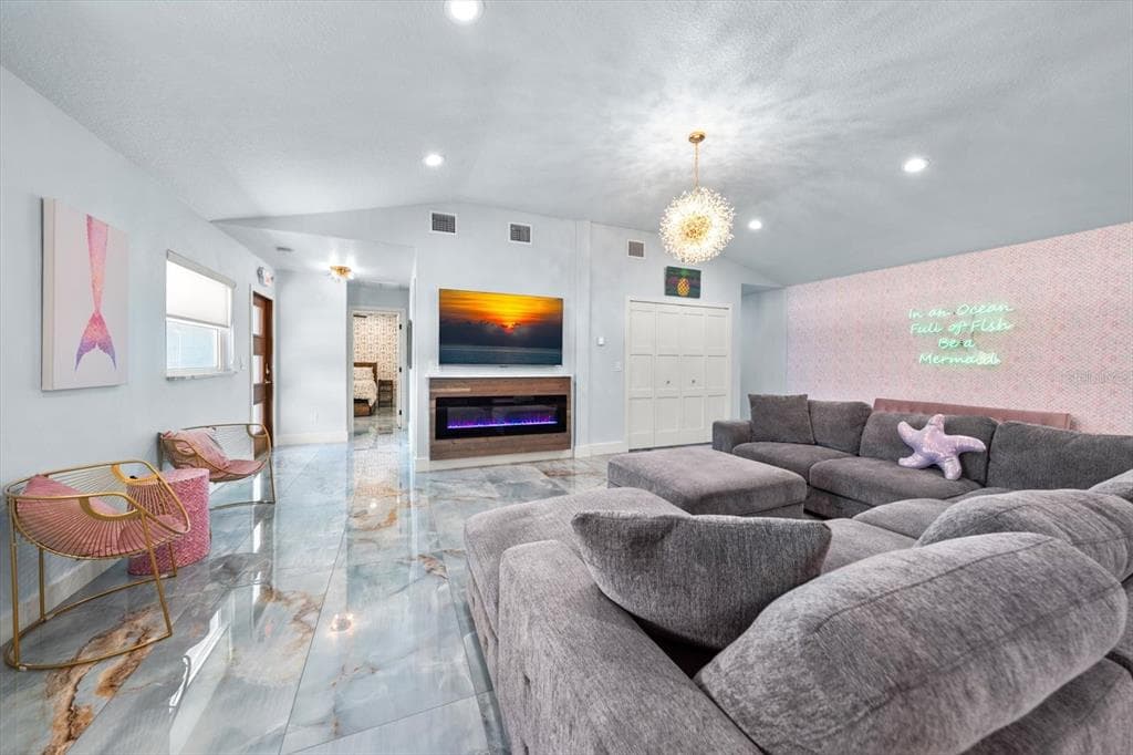 2050 W BAY DRIVE, LARGO, FL 33770 — zdjęcie 5