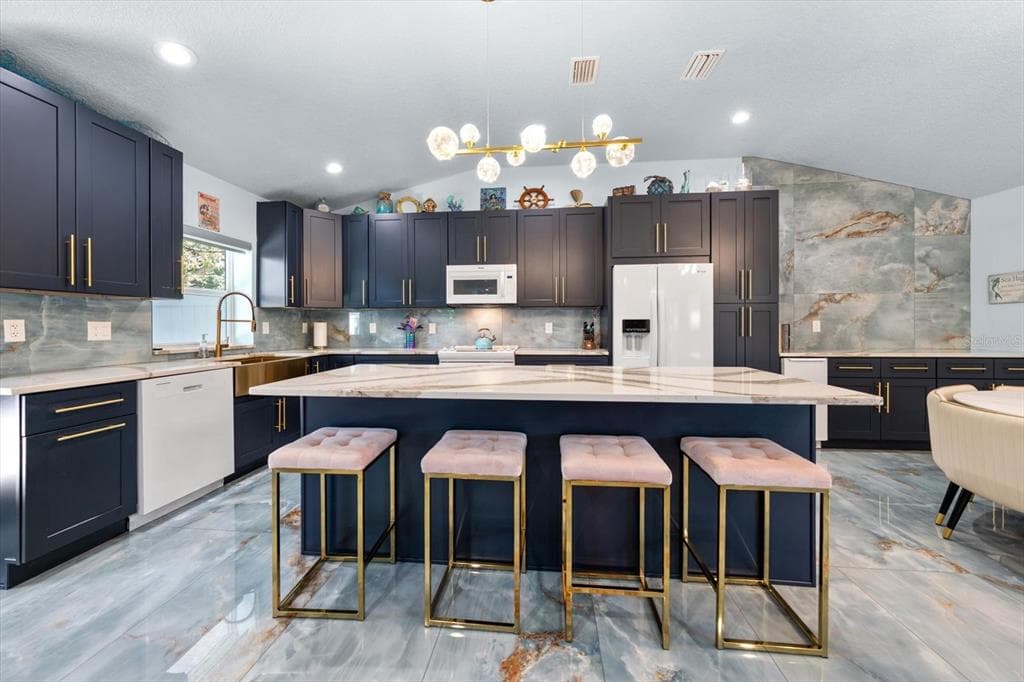 2050 W BAY DRIVE, LARGO, FL 33770 — zdjęcie 4