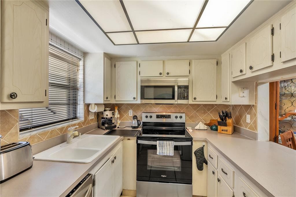 2400 WINDING CREEK BOULEVARD # 24-102, CLEARWATER, FL 33761 — zdjęcie 5