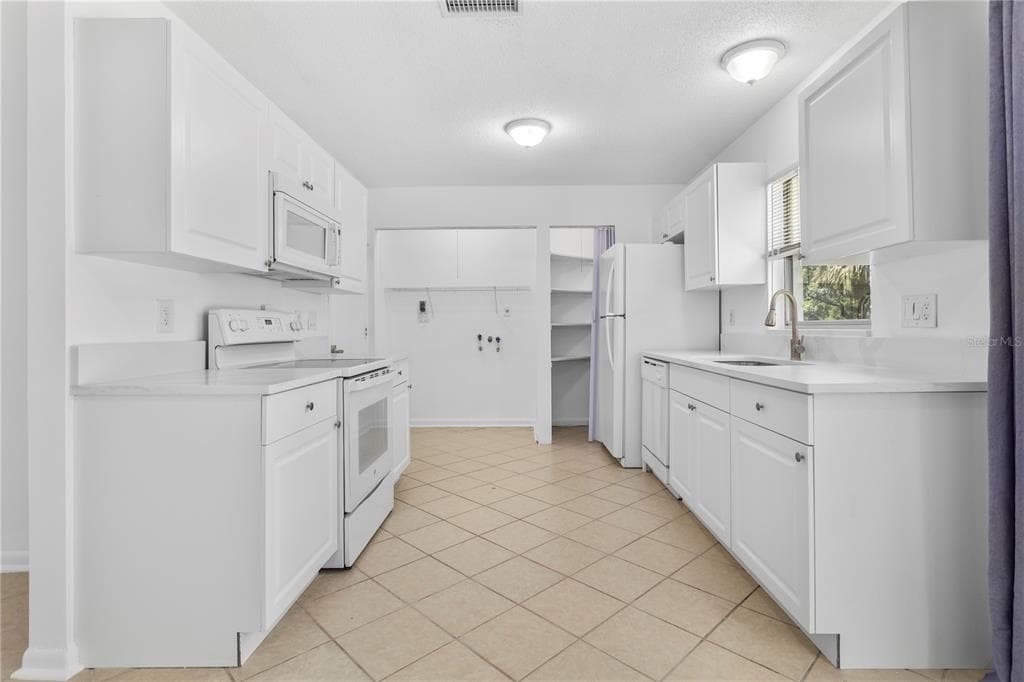 1923 BONNEVILLE DRIVE, ORLANDO, FL 32826 — zdjęcie 2