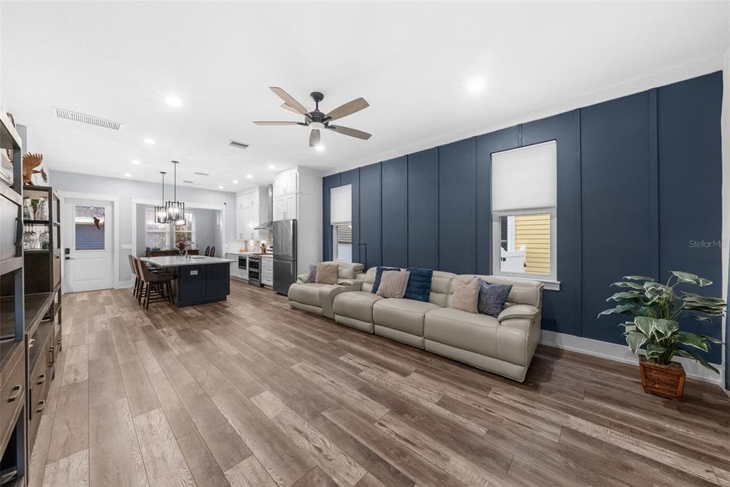 607 12TH AVENUE S, ST PETERSBURG, FL 33701 — zdjęcie 4