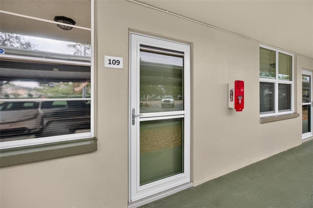 4885 1ST STREET NE # 109, ST PETERSBURG, FL 33703
