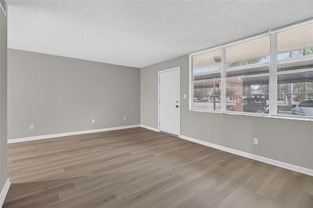 4885 1ST STREET NE # 109, ST PETERSBURG, FL 33703 — zdjęcie 4