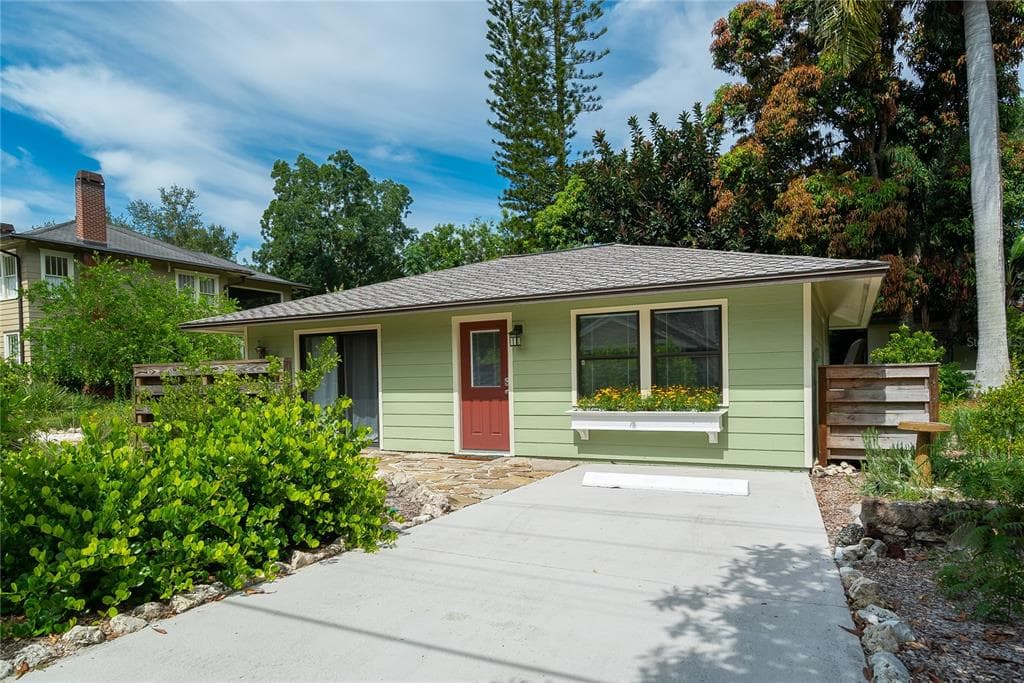 2475 ALAMEDA AVENUE # B, SARASOTA, FL 34234