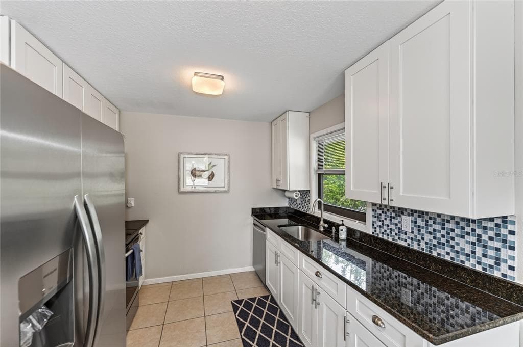 2475 ALAMEDA AVENUE # B, SARASOTA, FL 34234 — zdjęcie 5