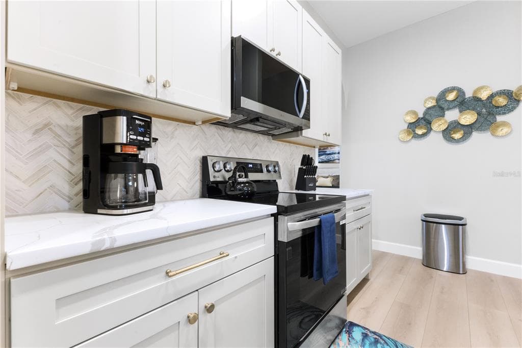 2047 ROSELAWN STREET, SARASOTA, FL 34231 — zdjęcie 4