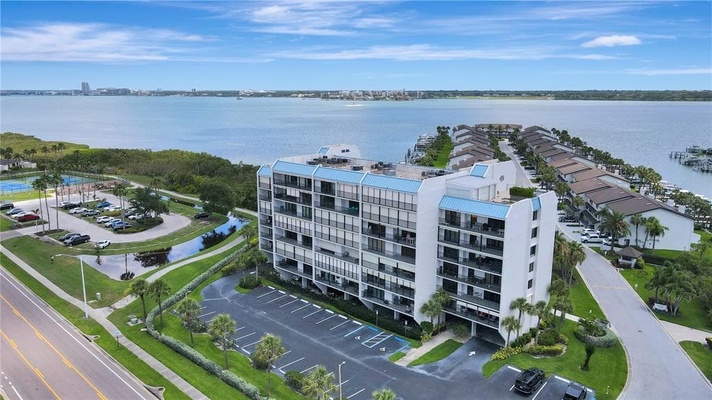 1581 GULF BOULEVARD # 302N, CLEARWATER BEACH, FL 33767 — zdjęcie 2