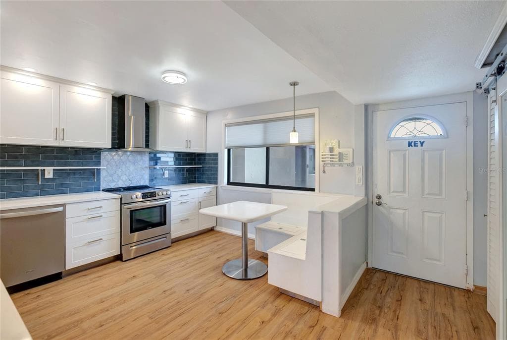 1581 GULF BOULEVARD # 302N, CLEARWATER BEACH, FL 33767 — zdjęcie 3