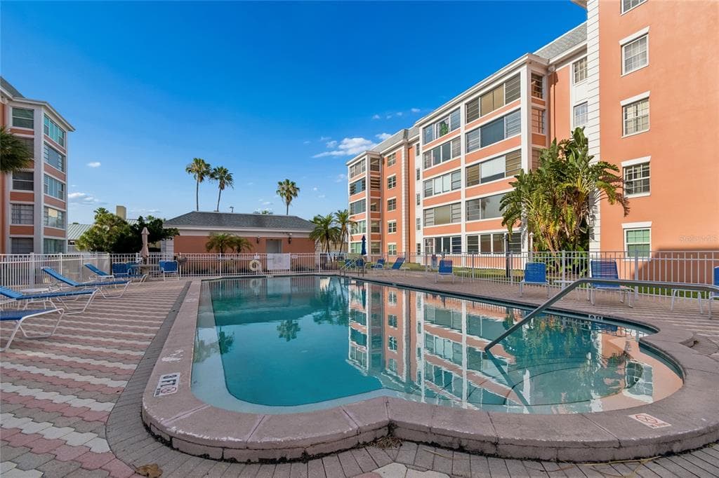 1900 68TH STREET N # 210, ST PETERSBURG, FL 33710 — zdjęcie 2