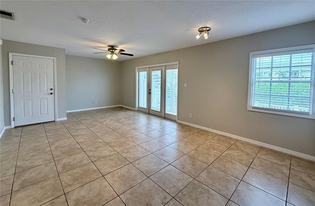 4728 BEACH DRIVE SE # B, ST PETERSBURG, FL 33705 — zdjęcie 3