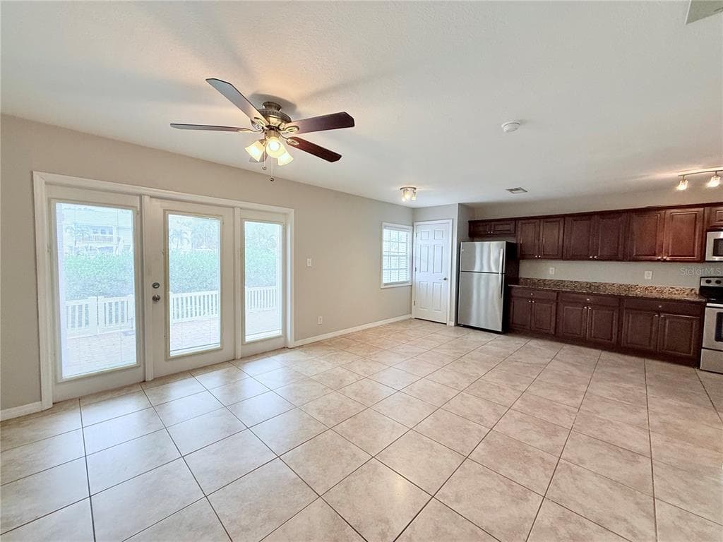 4728 BEACH DRIVE SE # B, ST PETERSBURG, FL 33705 — zdjęcie 4