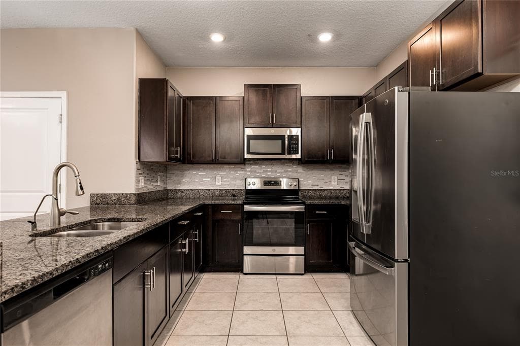 724 ROYAL EMPRESS DRIVE, RUSKIN, FL 33570 — zdjęcie 5