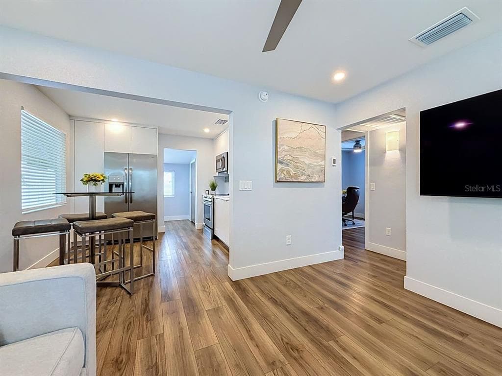 5458 6TH AVENUE N, ST PETERSBURG, FL 33710 — zdjęcie 3