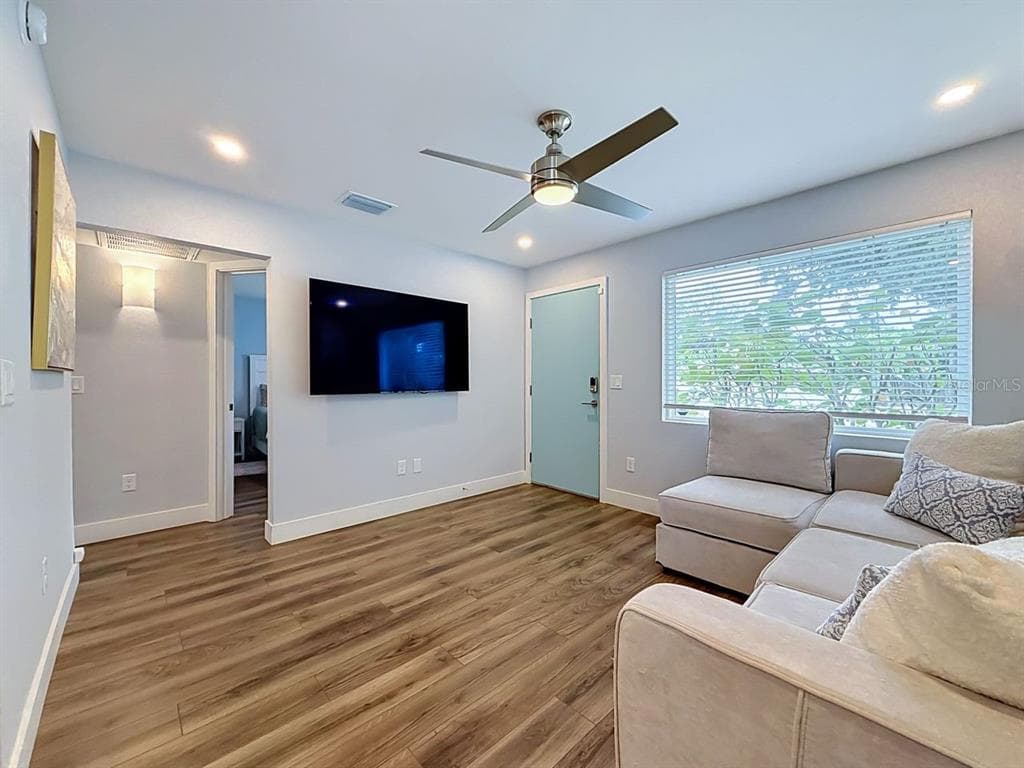 5458 6TH AVENUE N, ST PETERSBURG, FL 33710 — zdjęcie 5