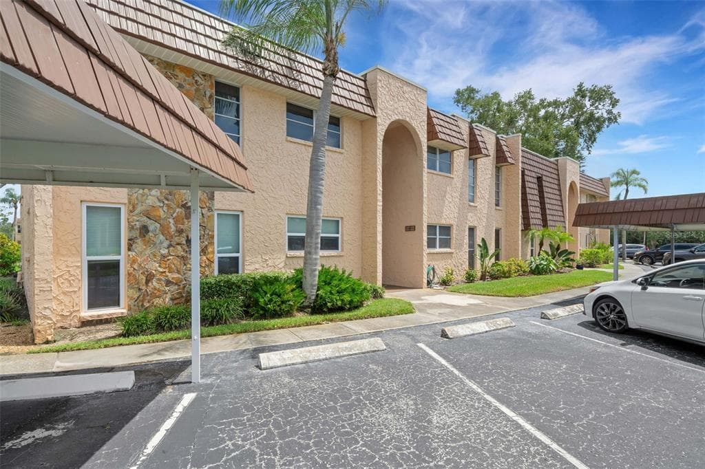121 ASPEN CIRCLE # 121, SEMINOLE, FL 33777