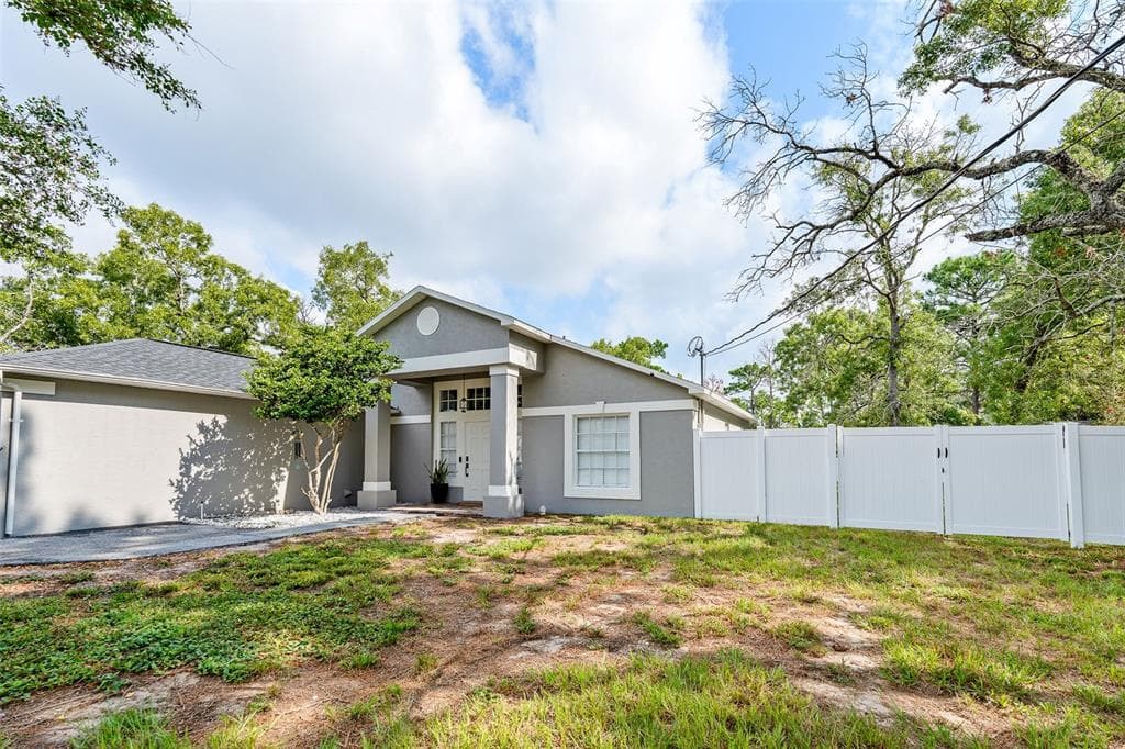 11225 FLOWER AVENUE, WEEKI WACHEE, FL 34613 — zdjęcie 2
