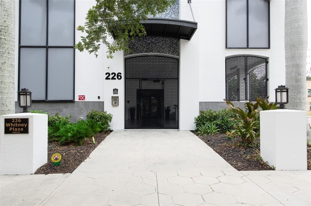 226 5TH AVENUE N # M02, ST PETERSBURG, FL 33701