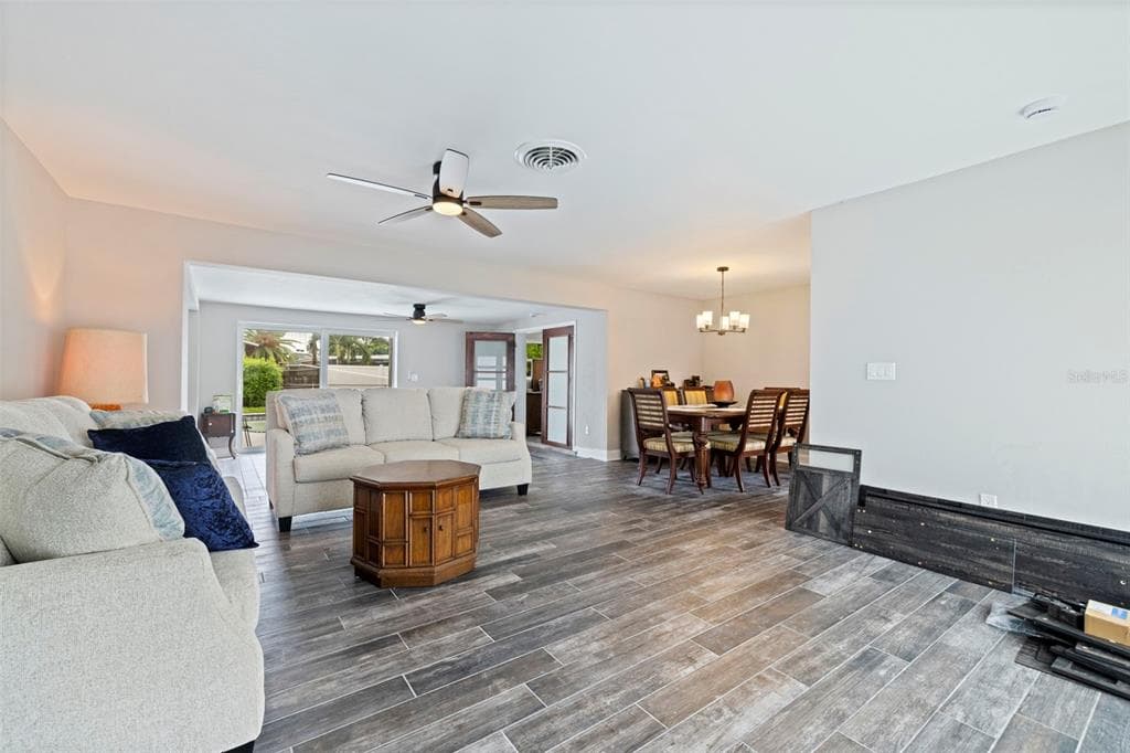 7073 S SHORE DRIVE S, ST PETERSBURG, FL 33707 — zdjęcie 5