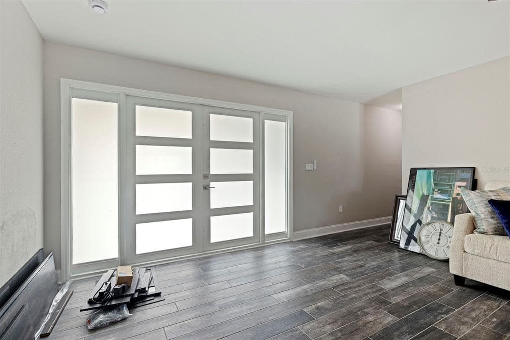 7073 S SHORE DRIVE S, ST PETERSBURG, FL 33707 — zdjęcie 4