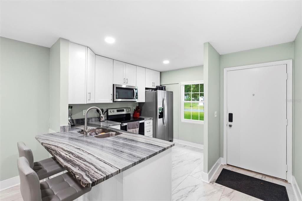 4651 LAKE VILLA DRIVE, CLEARWATER, FL 33762 — zdjęcie 4