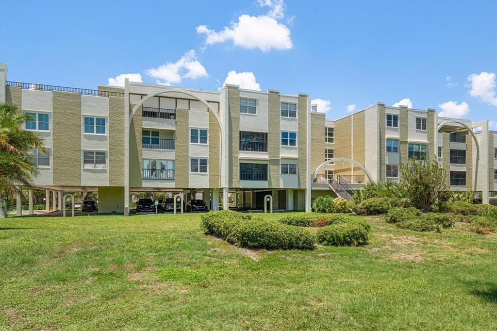 4681 1ST STREET NE # 308, ST PETERSBURG, FL 33703
