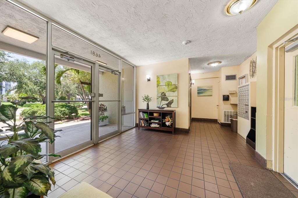 4681 1ST STREET NE # 308, ST PETERSBURG, FL 33703 — zdjęcie 5