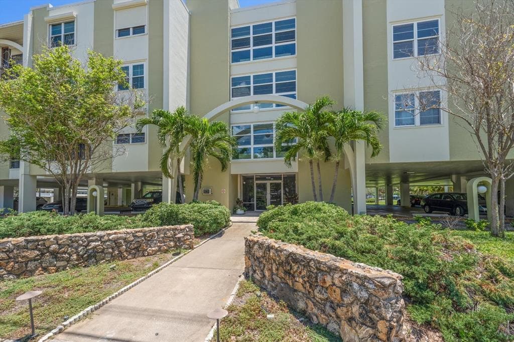 4681 1ST STREET NE # 308, ST PETERSBURG, FL 33703 — zdjęcie 4