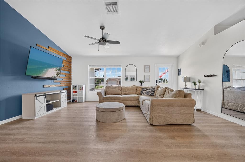 1821 SW 22ND TERRACE, CAPE CORAL, FL 33991 — zdjęcie 5