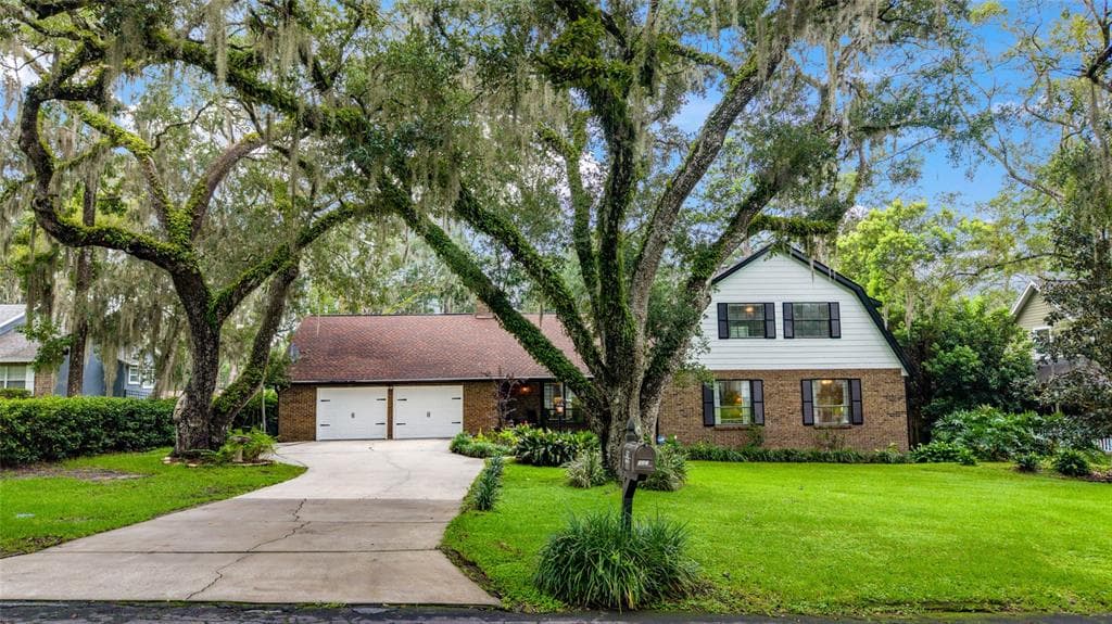 527 COLONIAL DRIVE, BROOKSVILLE, FL 34601