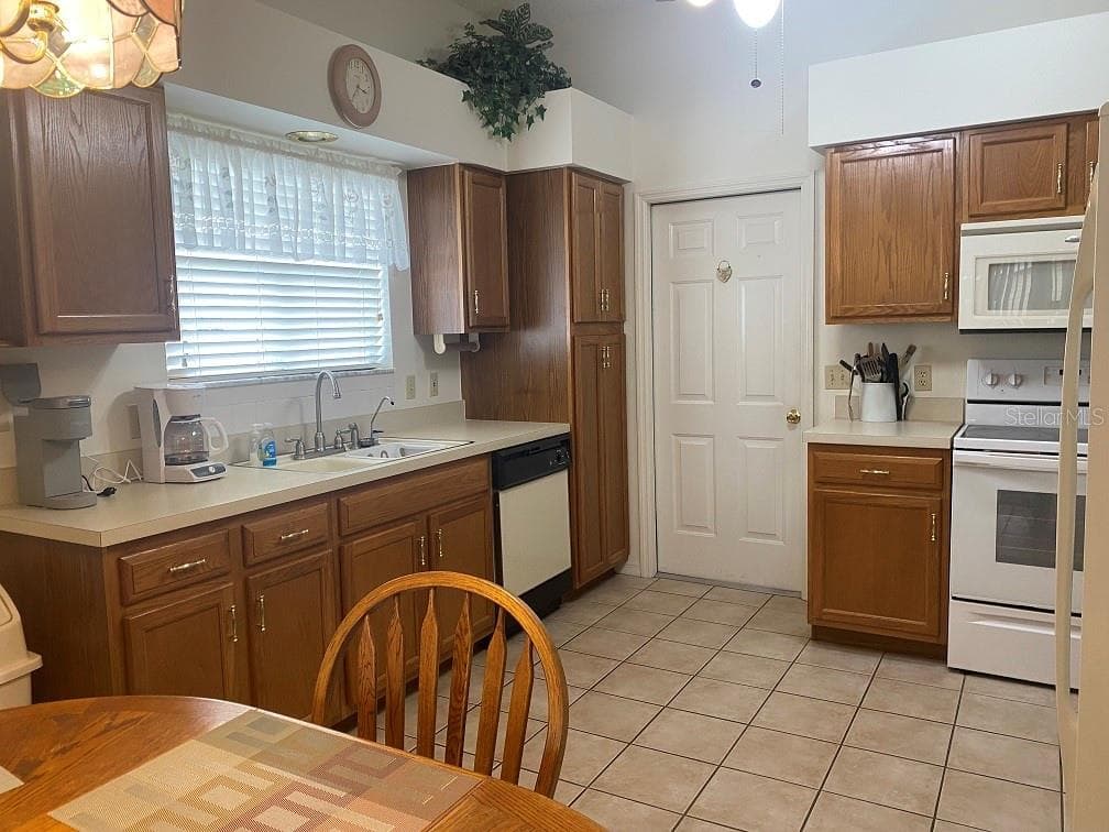 1223 GRANADA COURT, LADY LAKE, FL 32159 — zdjęcie 3