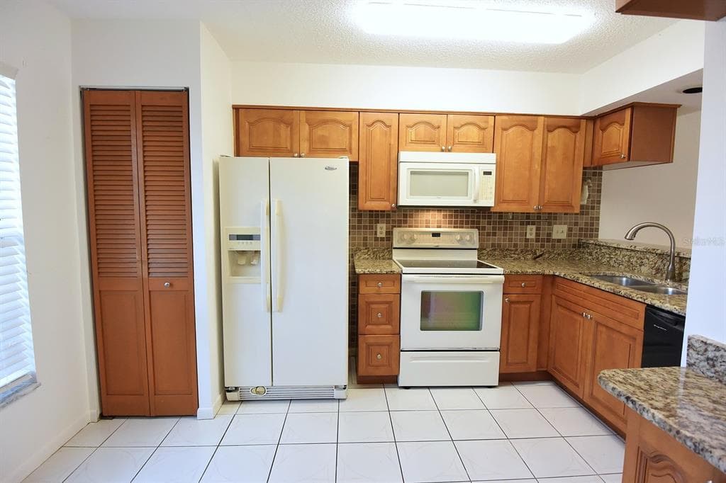 4908 MYRTLE OAK DRIVE # 12, NEW PORT RICHEY, FL 34653 — zdjęcie 5