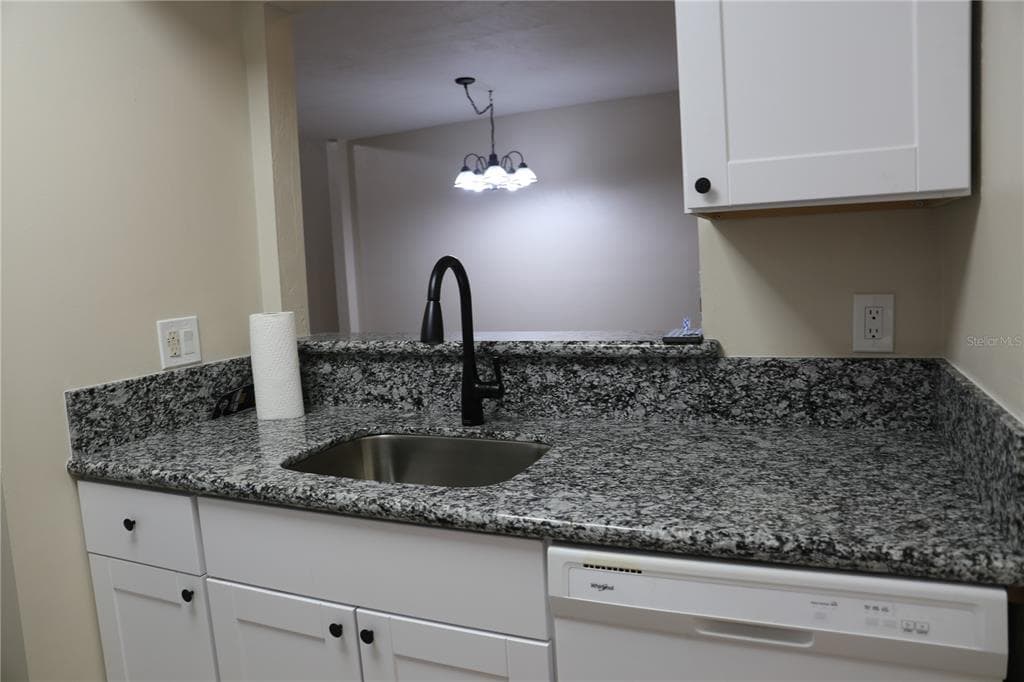 5831 SW 9TH PLACE, GAINESVILLE, FL 32607 — zdjęcie 3