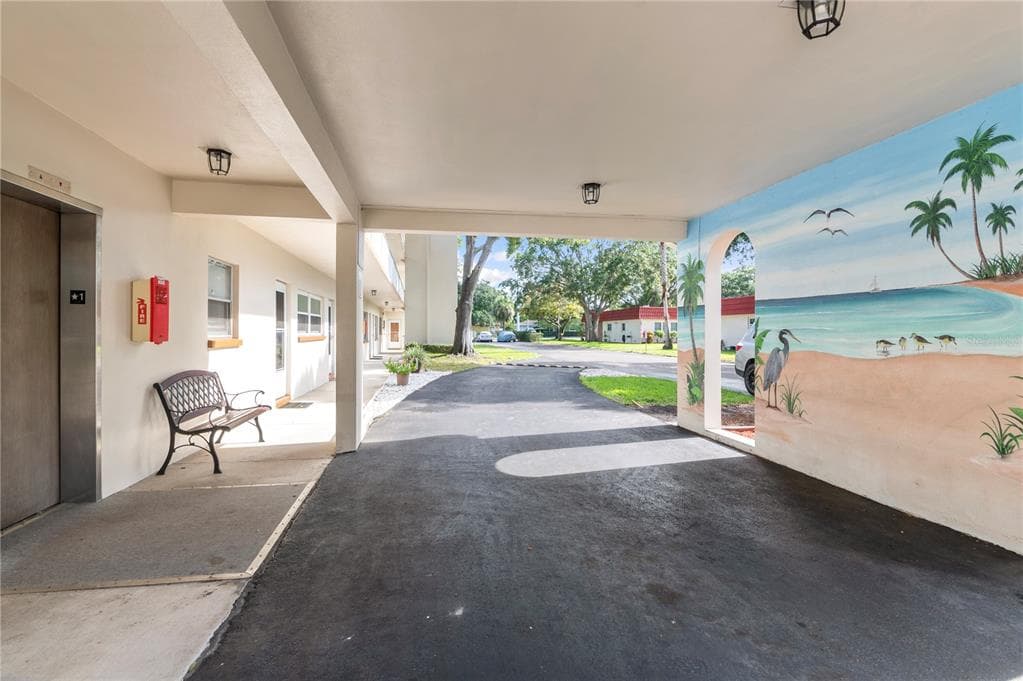 5880 38TH AVENUE N # 109, ST PETERSBURG, FL 33710 — zdjęcie 4