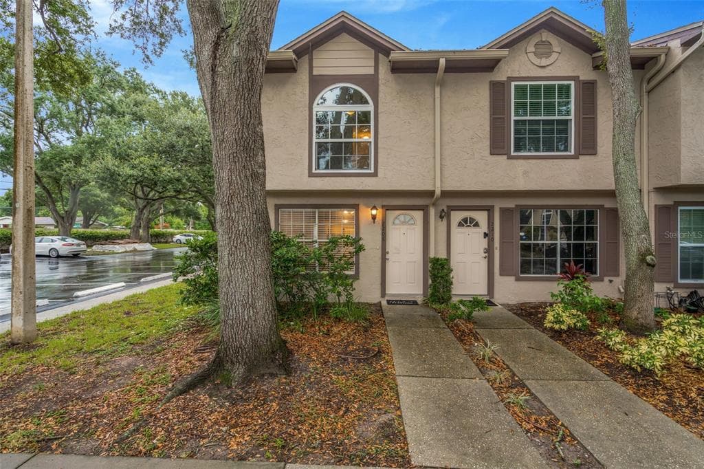 2208 FLETCHERS POINT CIRCLE, TAMPA, FL 33613