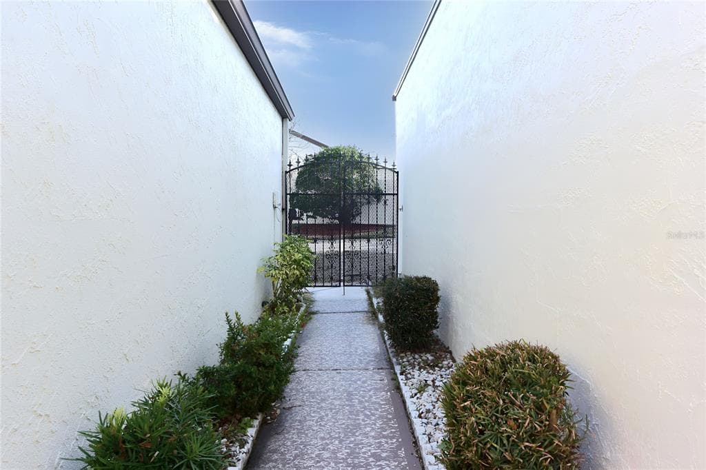 5645 HAMILTON HARBOR DRIVE, NEW PORT RICHEY, FL 34652 — zdjęcie 4