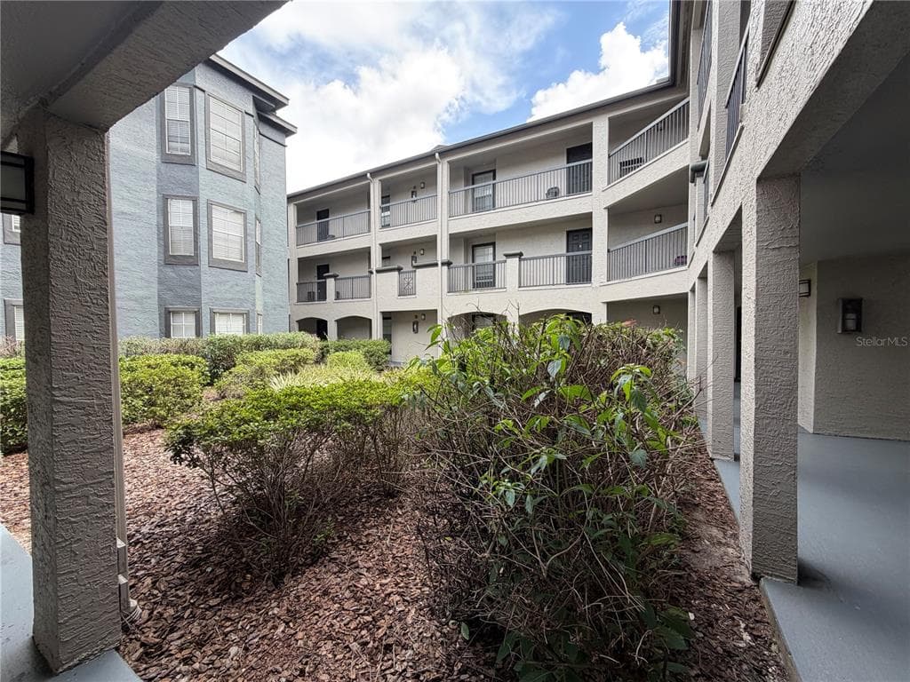 13210 ARBOR ISLE DR # 102, TEMPLE TERRACE, FL 33637 — zdjęcie 3