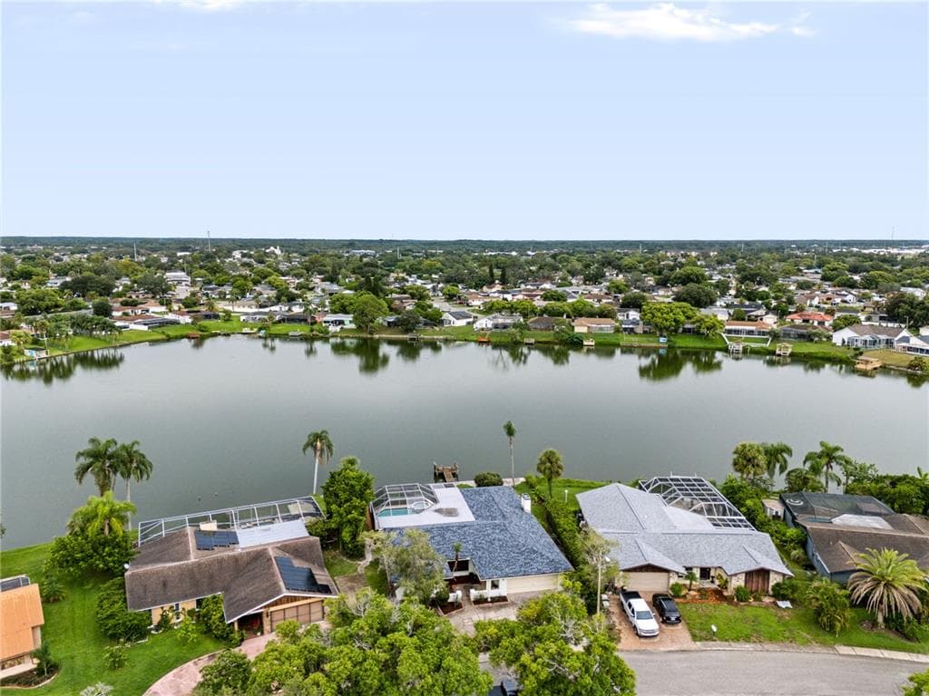 9520 LAKE CHRISTINA LANE, PORT RICHEY, FL 34668