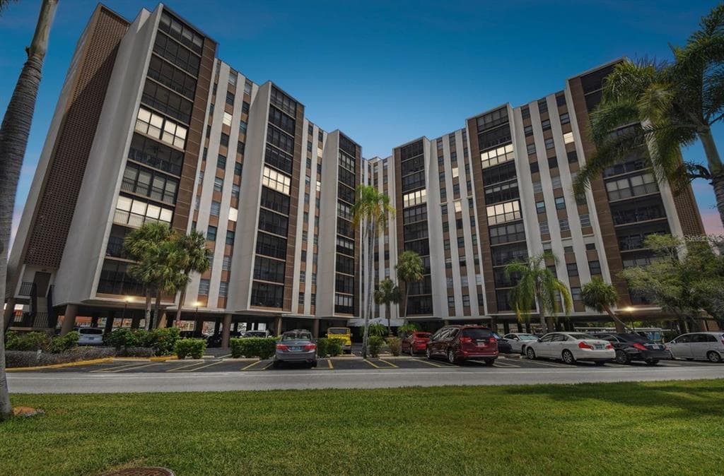 10355 PARADISE BOULEVARD # 702, TREASURE ISLAND, FL 33706