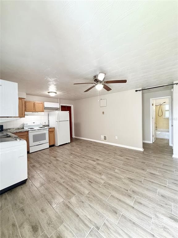 38839 3RD AVENUE, ZEPHYRHILLS, FL 33542 — zdjęcie 2