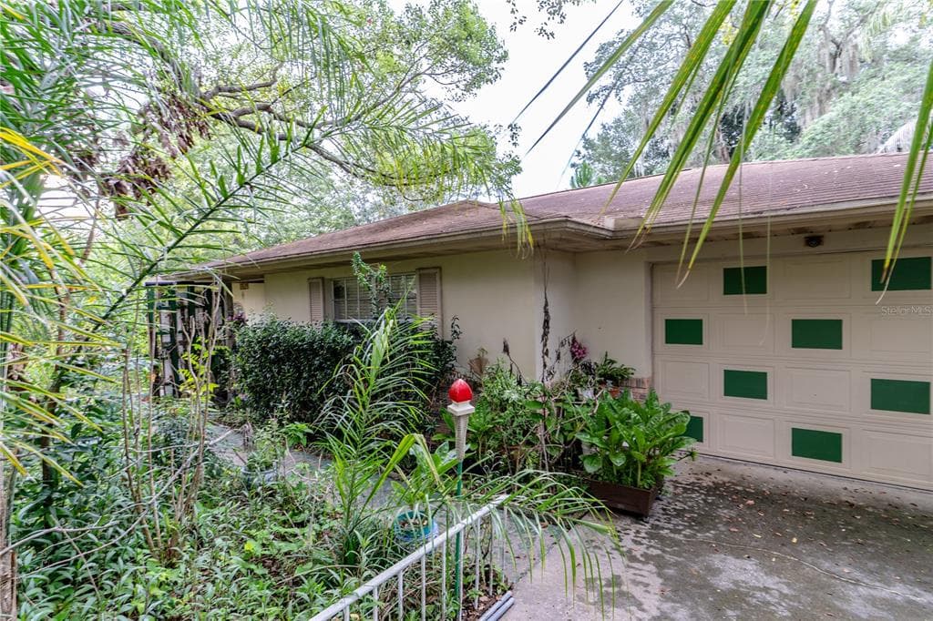1329 HERNDON AVENUE, DELTONA, FL 32725