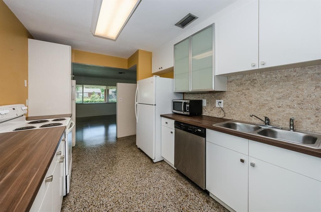 5401 5TH AVENUE N, ST PETERSBURG, FL 33710 — zdjęcie 3