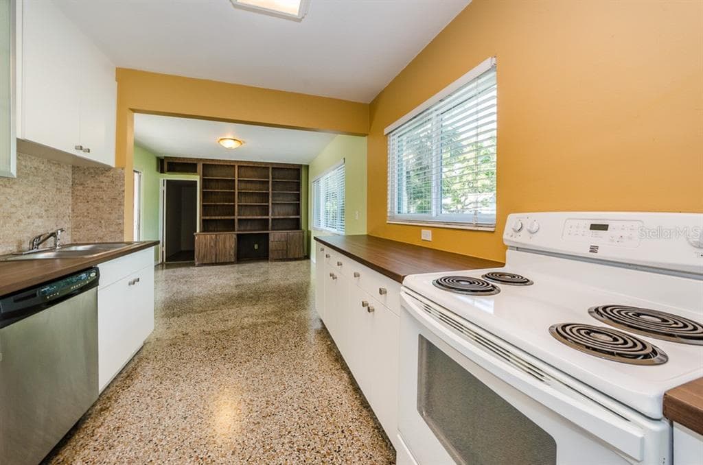 5401 5TH AVENUE N, ST PETERSBURG, FL 33710 — zdjęcie 4